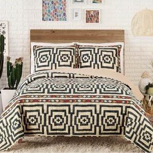 Recently Discounted: Hypnotic 100% Cotton 3-Piece Quilt Set